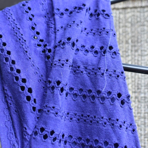 🎀 royal blue Ann Taylor eyelet shirt, free add-on - Picture 6 of 8